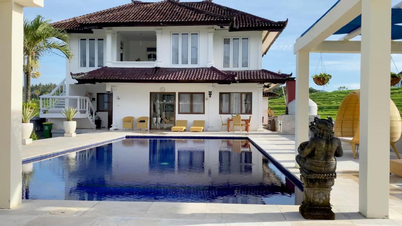 Aparthotel Medewi Manor à Airsatang Extérieur photo